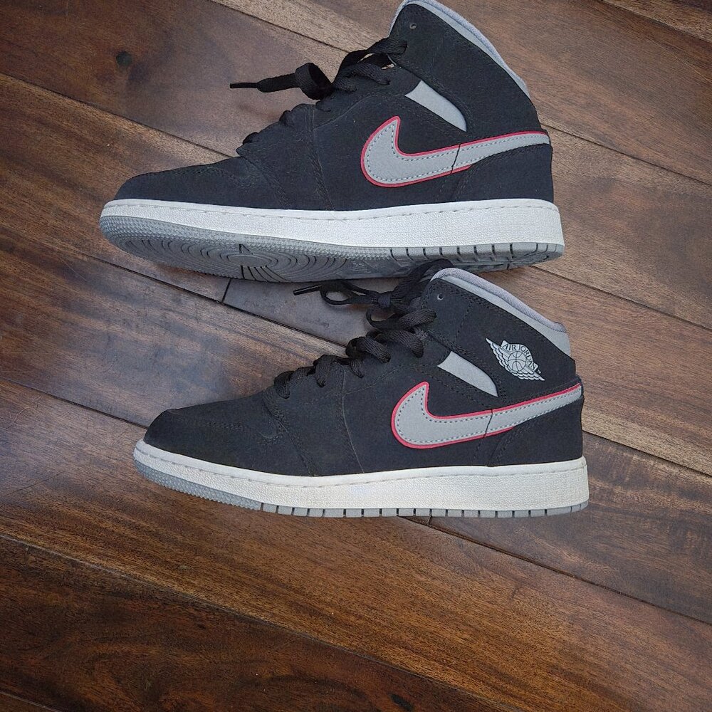 Boys Jordan 1 Sz 6Y